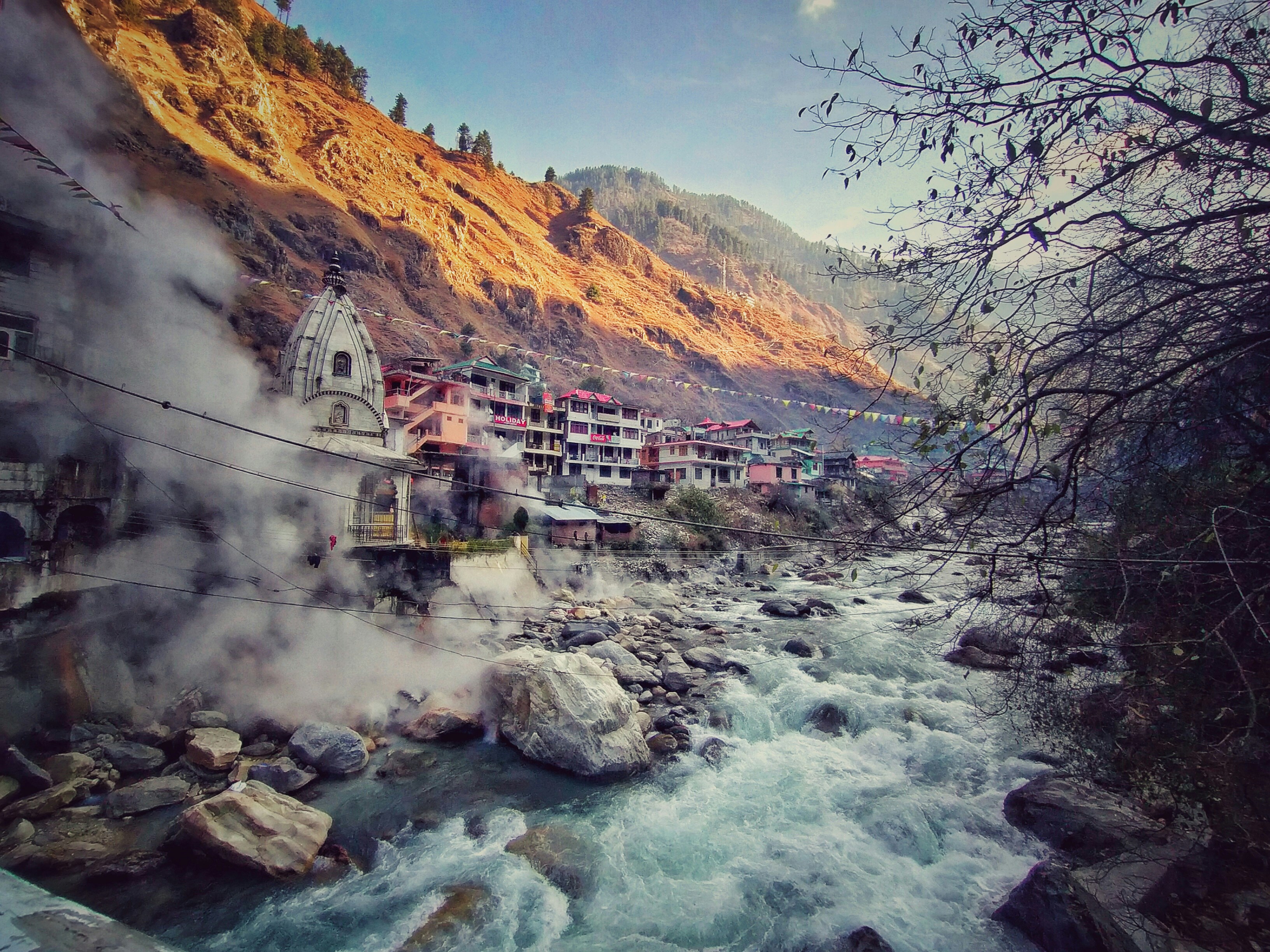 Scenic Escape to Manali: 3N/4D Kullu – Manikaran – Manali Tour (Ex-Delhi | AC Volvo Bus)