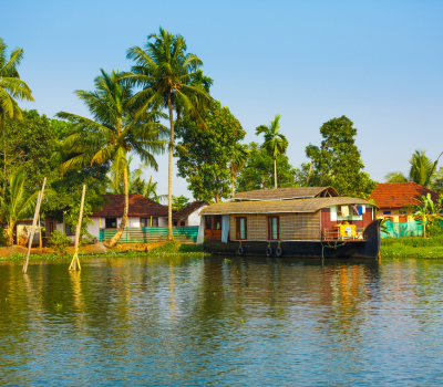 "Fall in Love with the Backwaters" Kerala  2N Munnar /1N Thekkady /1N Alleppey  4N 5D